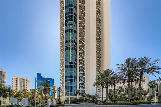222 Karen Ave Unit 4402, Las Vegas, NV 89109 - photo 2