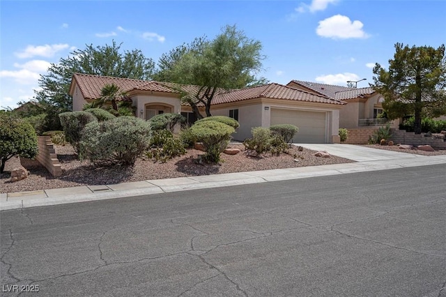 10013 Cresent Creek Dr, Las Vegas, NV 89134 - photo 2
