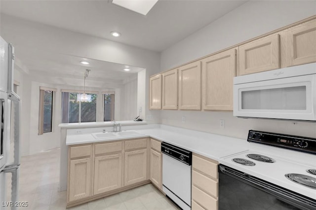 10013 Cresent Creek Dr, Las Vegas, NV 89134 - photo 18