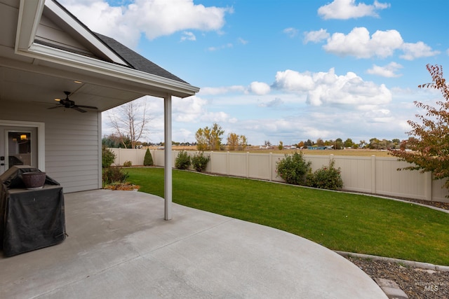 view of patio with ceiling fan