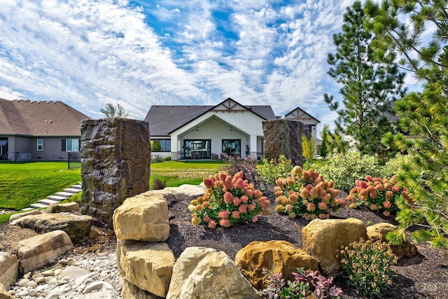 view of front of house with a front yard
