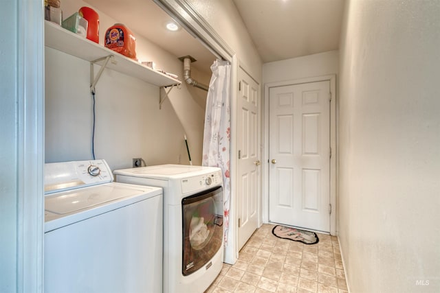 1921 Arcata Way, Ontario, OR 97914 - laundry area with washing machine and clothes dryer