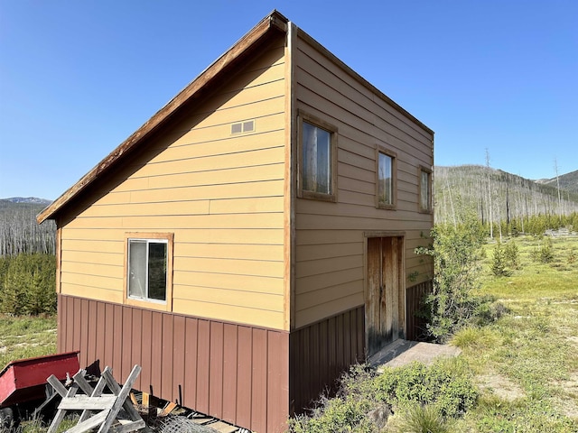 532 Warren Creek Rd, Warren, ID 83671 - view of side of home with a mountain view