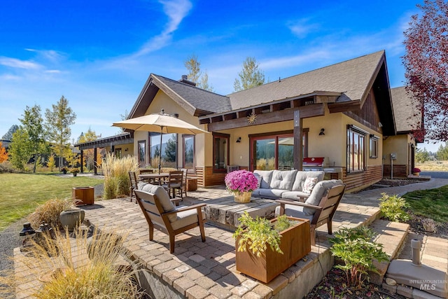 view of patio featuring an outdoor hangout area