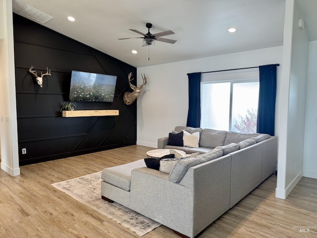 815 Emerald Dr N, Kimberly, ID 83341 - living area featuring visible vents, a ceiling fan, baseboards, and vaulted ceiling