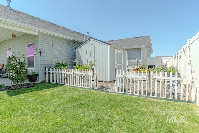 150 Cayuse Creek Dr, Kimberly, ID 83341 - fenced backyard with a storage unit