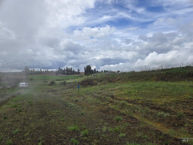 444 Vista View Dr, Lenore, ID 83541