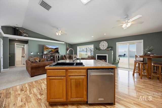 323 W 100 N, Jerome, ID 83338 - kitchen featuring visible vents, a sink, open floor plan, ceiling fan, and stainless steel dishwasher