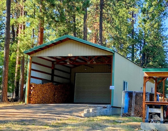 view of outbuilding