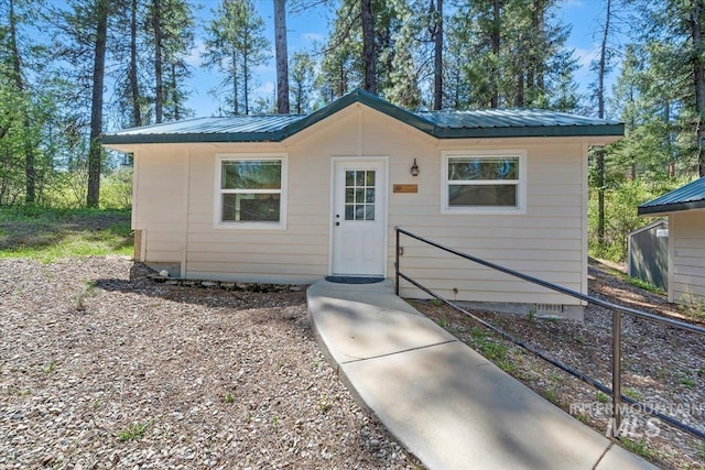 104 Sky Ridge Dr, Garden Valley, ID 83622 - bungalow-style house featuring metal roof