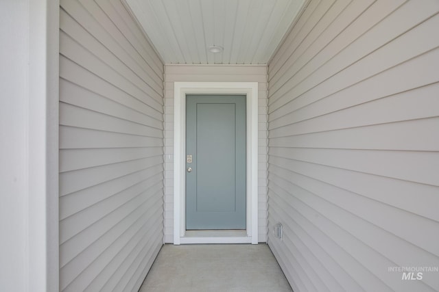 view of property entrance