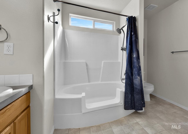 full bath with vanity, baseboards, visible vents, toilet, and shower / tub combo with curtain