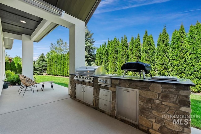 1552 W Windbreaker Ln, Eagle, ID 83616 - view of patio / terrace