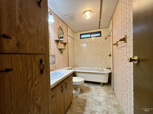 2934 SW Smith Rd, Mountain Home, ID 83647 - bathroom with vanity, toilet, and a washtub