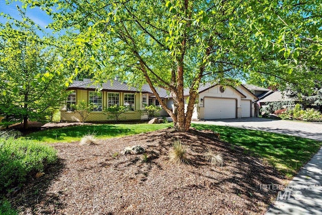 1825 E Seaside Ct, Boise, ID 83706 - single story home with driveway, a garage, brick siding, and a front lawn