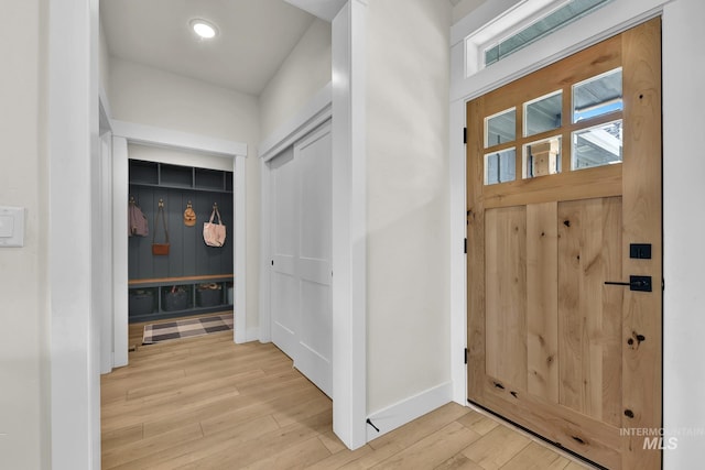 44 Shoemaker Dr, Horseshoe Bend, ID 83629 - foyer with wood finished floors and baseboards