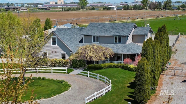 view of front of house featuring a front yard