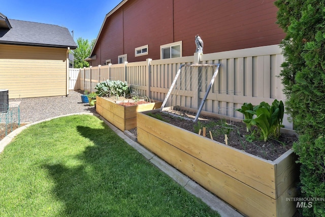 3031 N Christian Way, Meridian, ID 83646 - view of yard featuring a garden