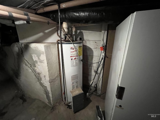 909 E 6th, Moscow, ID 83843 - utility room with gas water heater