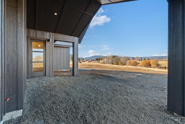 view of yard with a mountain view
