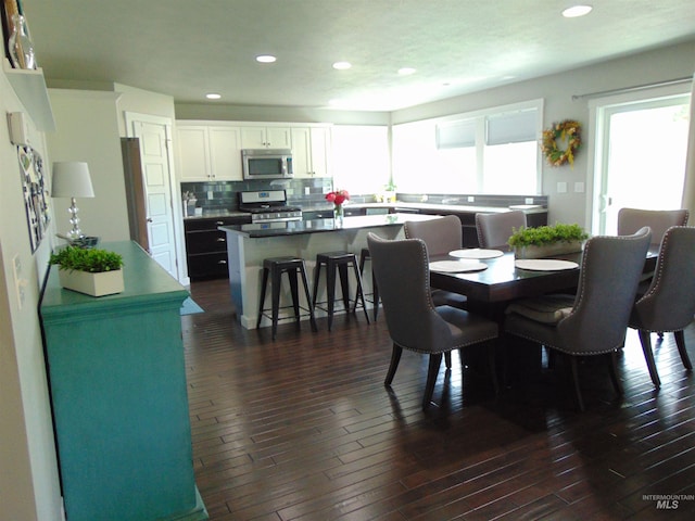 983 S St, Vale, OR 97918 - dining area with recessed lighting and dark wood finished floors