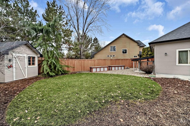 view of yard with a shed