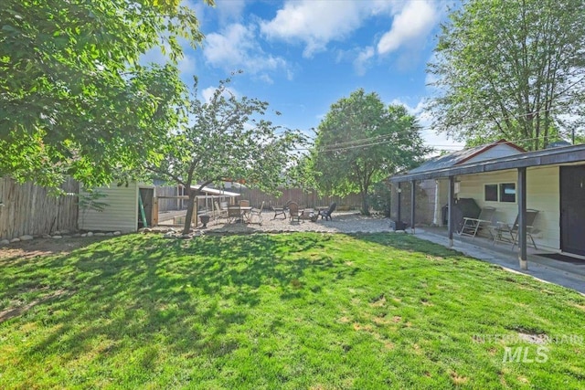 1315 E Lincoln Ave, Nampa, ID 83686 - view of yard featuring a patio