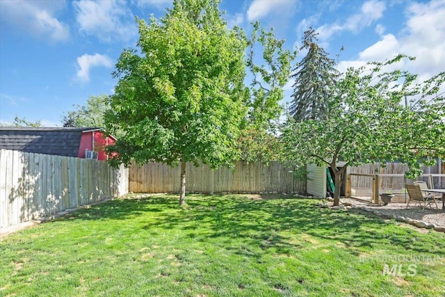 1315 E Lincoln Ave, Nampa, ID 83686 - view of yard