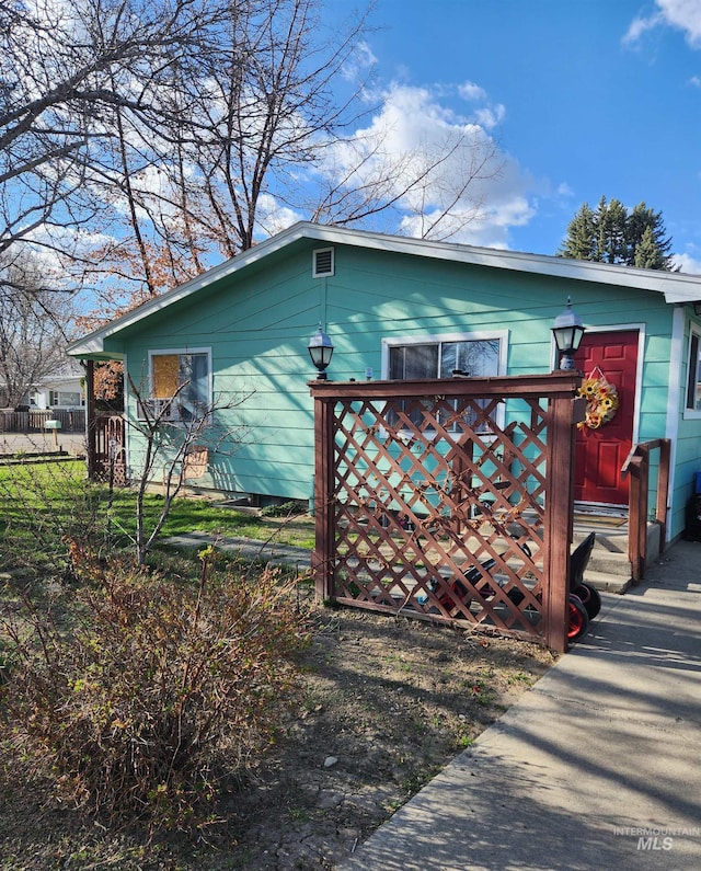 846 Wyoming St, Gooding, ID 83330 - view of property exterior featuring fence