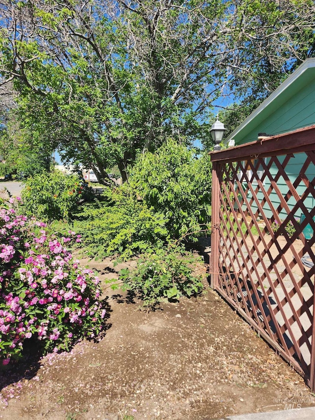 846 Wyoming St, Gooding, ID 83330 - view of yard