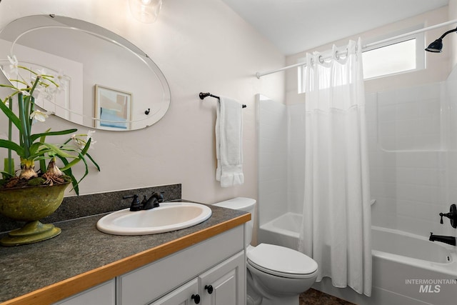 724 E Lakebrook Ln, Eagle, ID 83616 - full bathroom featuring shower / bathtub combination with curtain and vanity