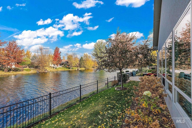 724 E Lakebrook Ln, Eagle, ID 83616 - water view
