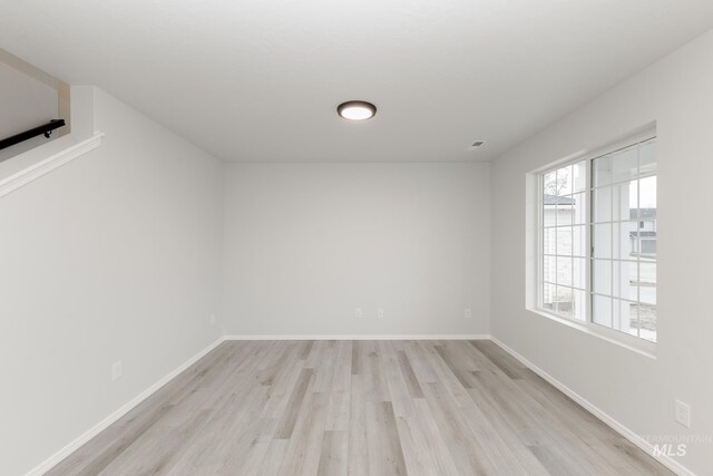 672 S Jayo Ct, Emmett, ID 83617 - kitchen featuring sink, ceiling fan, light wood-type flooring, a kitchen island, and stainless steel appliances