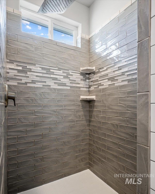 27985 Gray Sage Rd, Caldwell, ID 83607 - bathroom with tiled shower