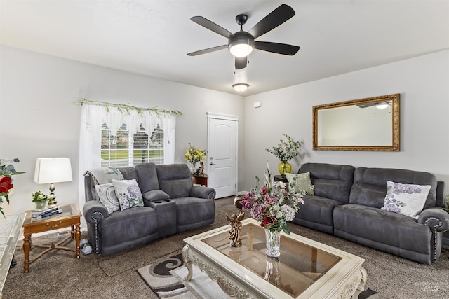 1011 Lynx, Jerome, ID 83338 - carpeted living area featuring ceiling fan