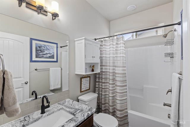 1011 Lynx, Jerome, ID 83338 - full bath featuring vanity and shower / bath combo with shower curtain