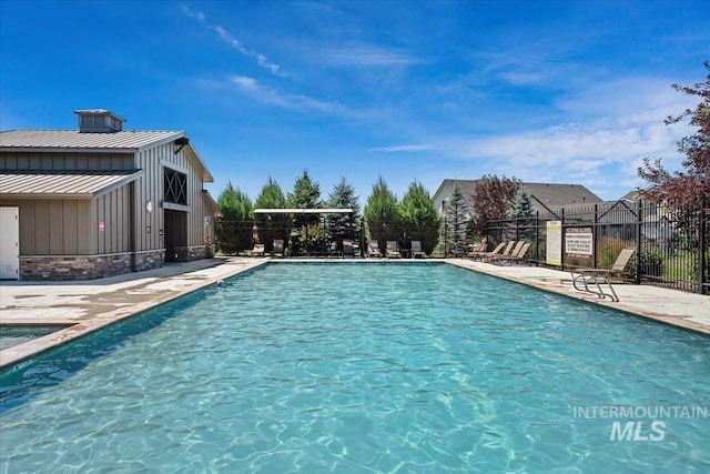 pool with fence