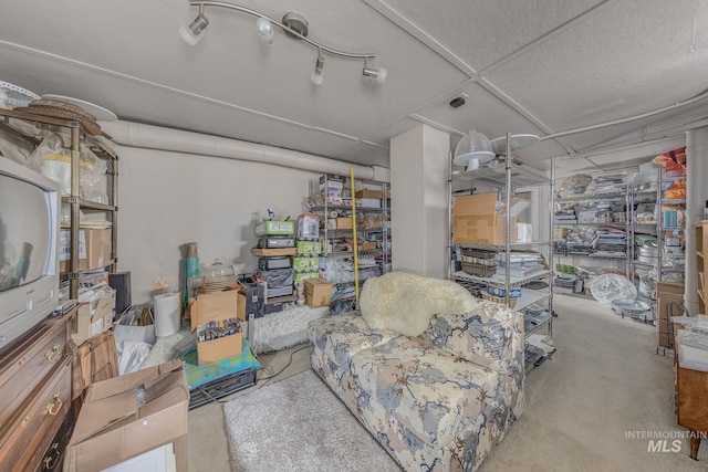 290 E 2nd St, Huntington, OR 97907 - below grade area featuring carpet