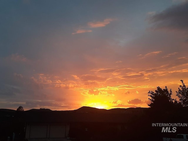 713 E Harcourt Rd, Boise, ID 83702 - view of mountain background