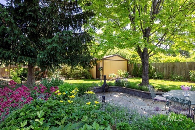 424 N Mobley Dr, Boise, ID 83712 - view of yard featuring a patio area