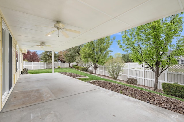 view of patio featuring a ceiling fan and a fenced backyard