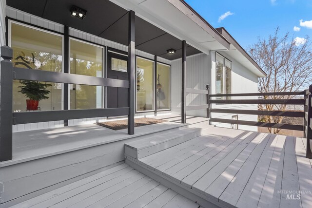 22168 Rio Vista Dr, Caldwell, ID 83607 - view of wooden terrace