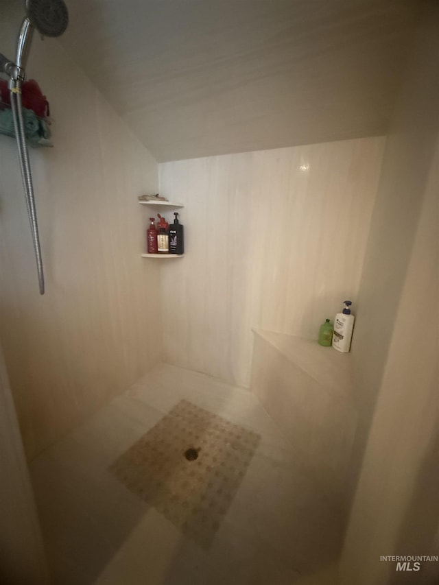 1351 Poplar, Twin Falls, ID 83301 - bathroom view of tiled shower