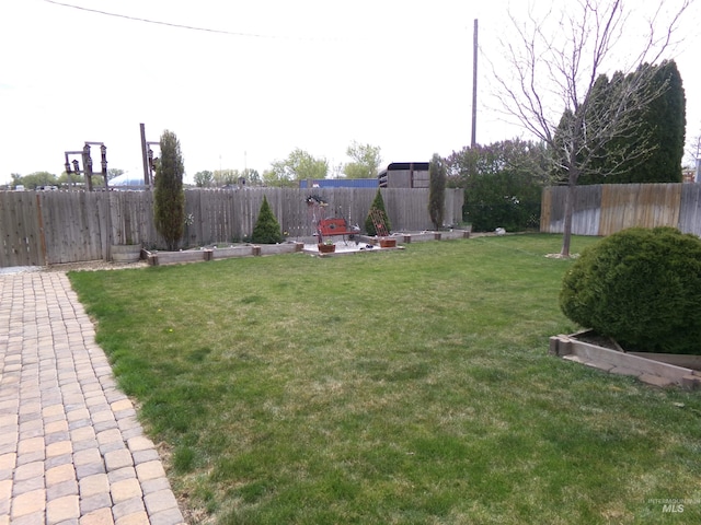 1835 Lincoln St, Mountain Home, ID 83647 - view of yard featuring a fenced backyard