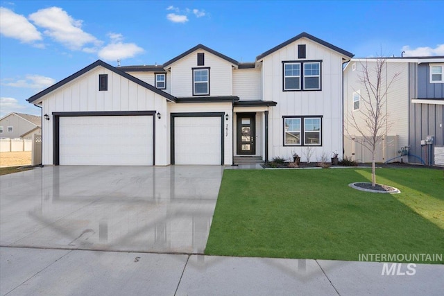 view of front of home with a front lawn