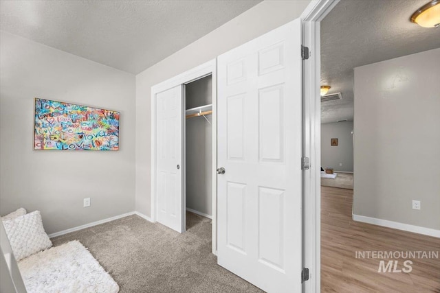 120 Pilgrim Way, Middleton, ID 83644 - living area with a textured ceiling and baseboards