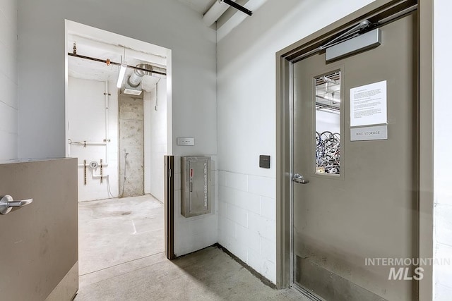 880 W River St, Boise, ID 83702 - bathroom featuring concrete floors