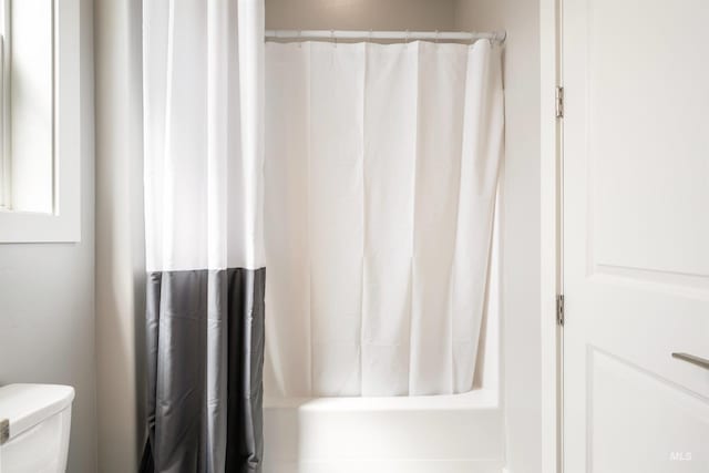 1071 W Rose Quartz St, Kuna, ID 83634 - bathroom featuring toilet and shower / tub combo