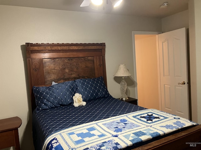 bedroom featuring a ceiling fan