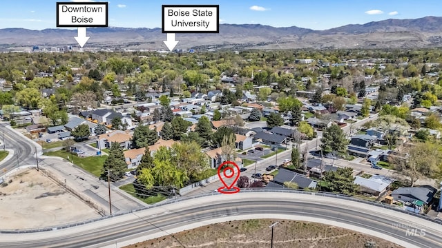 bird's eye view featuring a mountain view